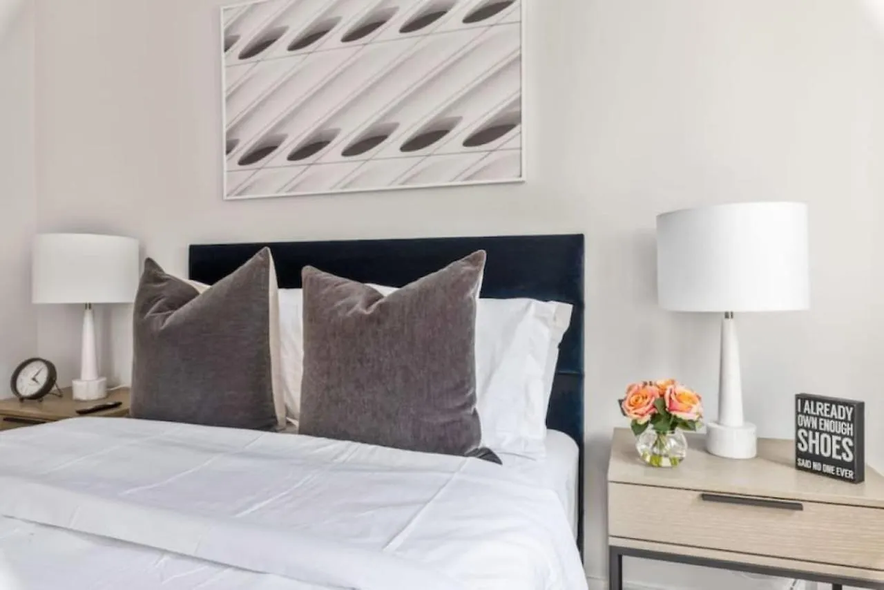 מלון ניו יורק Luxe Studio With Charming Juliet Balcony ארצות הברית