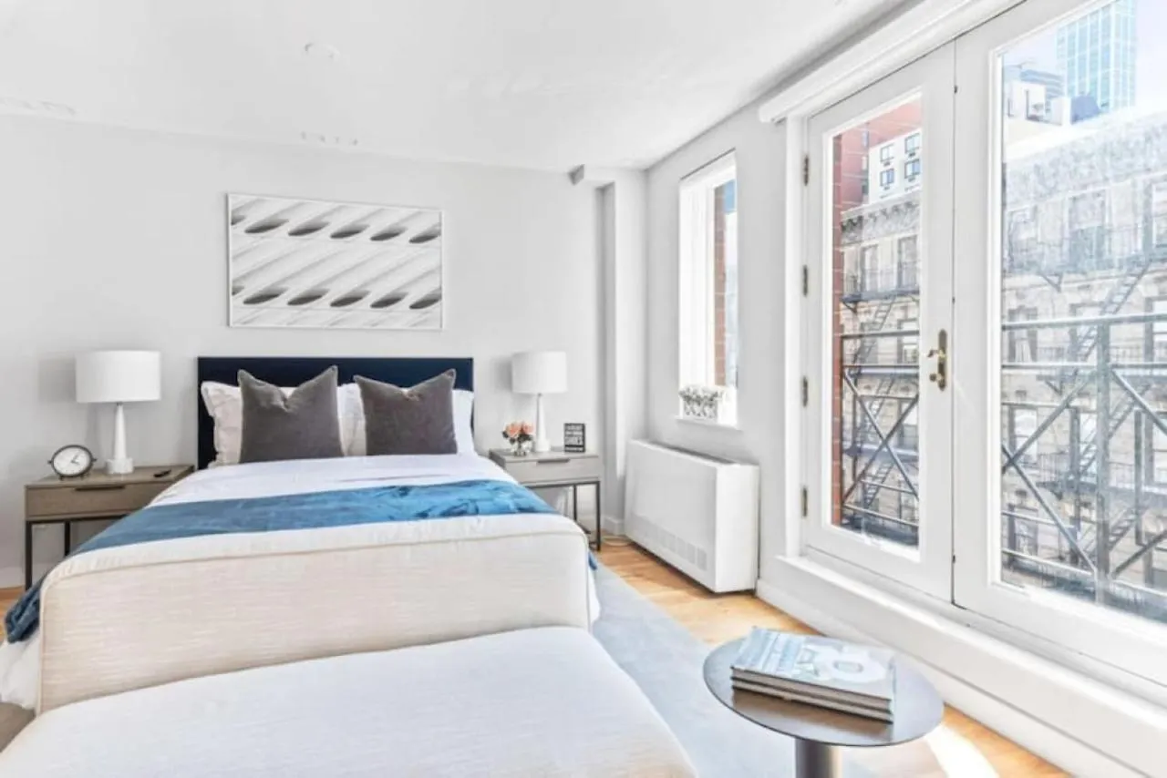 דירה מלון ניו יורק Luxe Studio With Charming Juliet Balcony